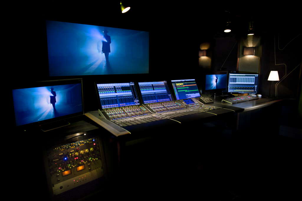Production Postproduction  Création graphique Photographie